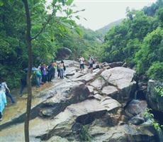 Watch the waterfall in MaLuanShan mountains